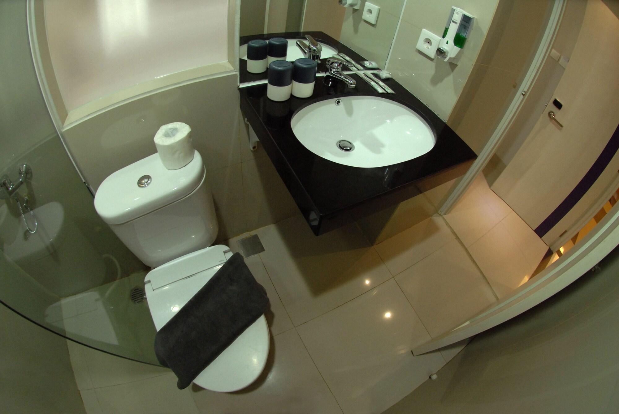 Vio Hotel Veteran Bandung Dış mekan fotoğraf