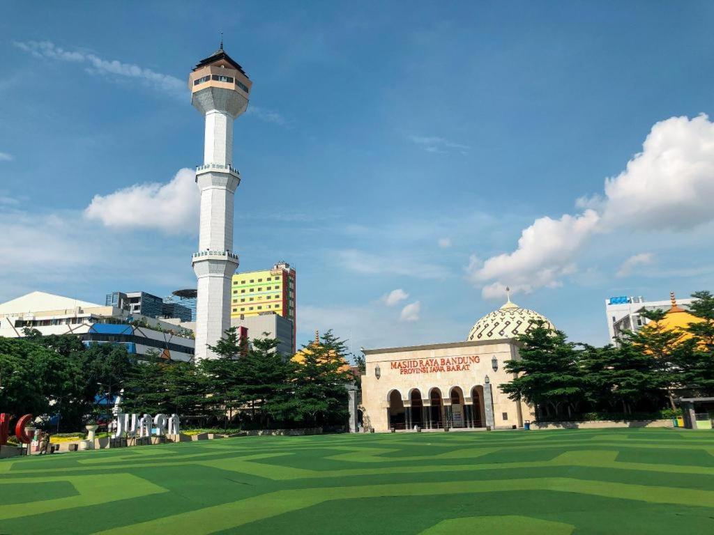 Vio Hotel Veteran Bandung Dış mekan fotoğraf